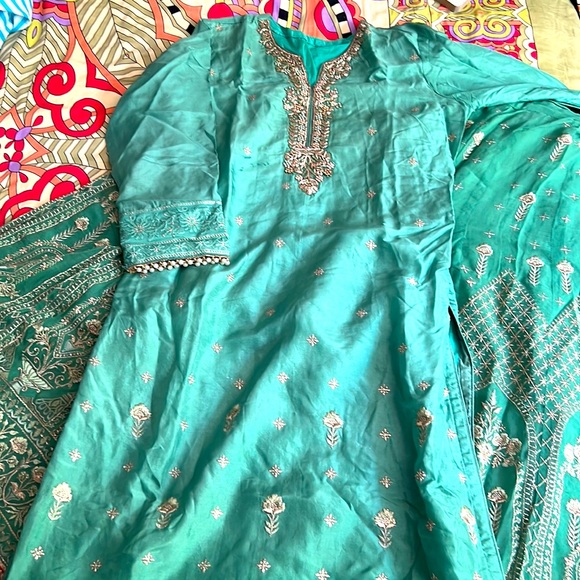 Beautiful sharara salwar Kameez - Picture 1 of 15